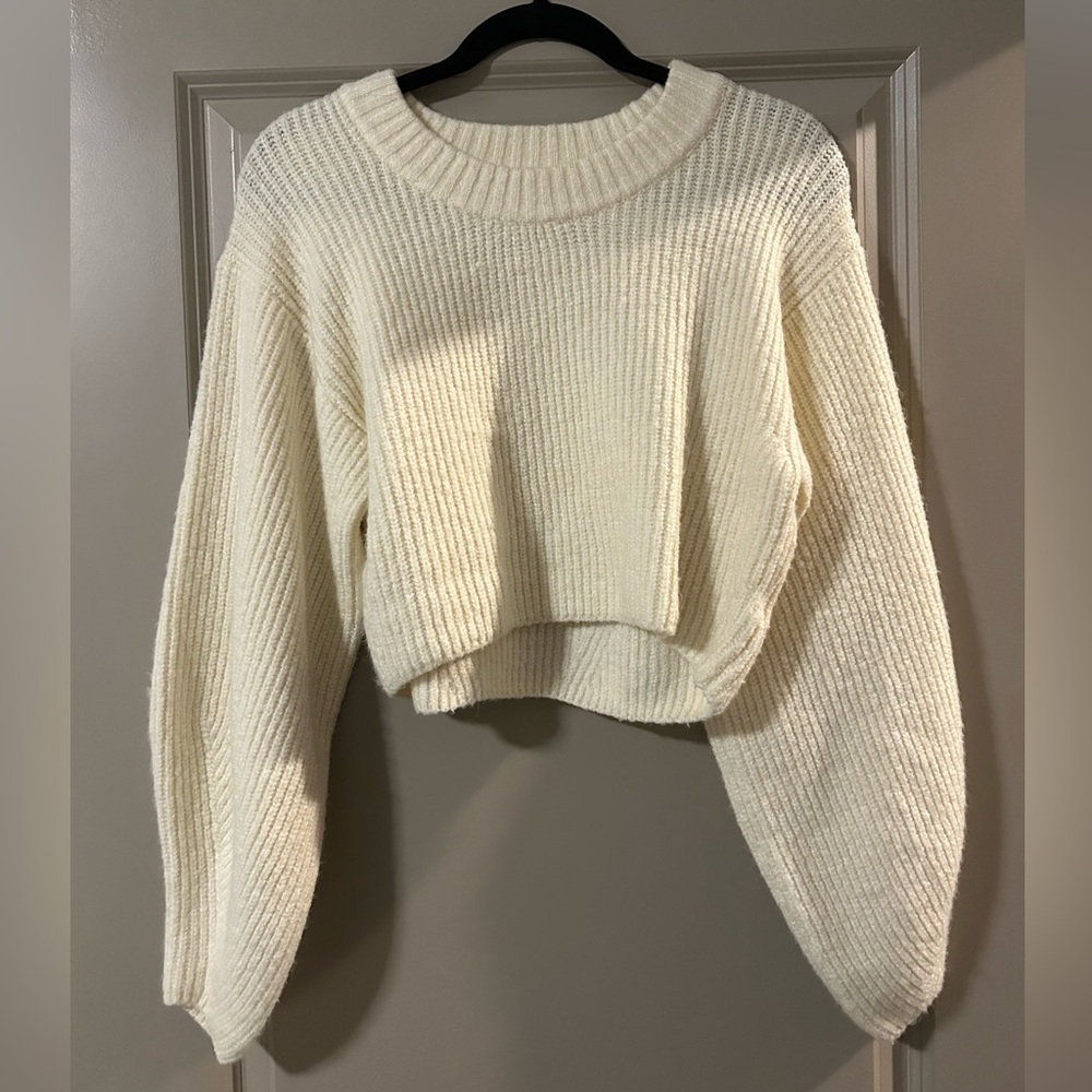 Urban Outfitters Cropped Cream Sweater - Picture 1 of 3
